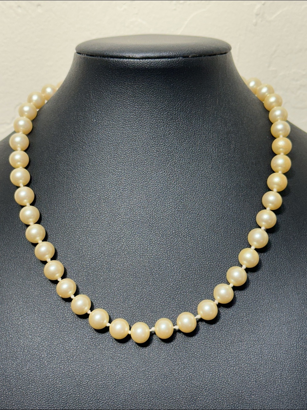 Neiman Marcus Vintage Hand Knotted 8.5mm Cream Simulated Pearl Necklace